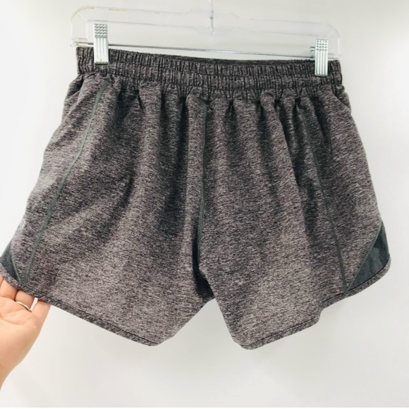 Lululemon Hotty Hot Low Rise 4" Athletic Shorts Gray Size 8 - Picture 6 of 7